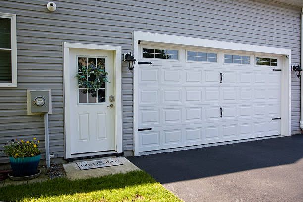 24/7 Emergency Garage Door Panel Replacement experts in Madison County County, MS